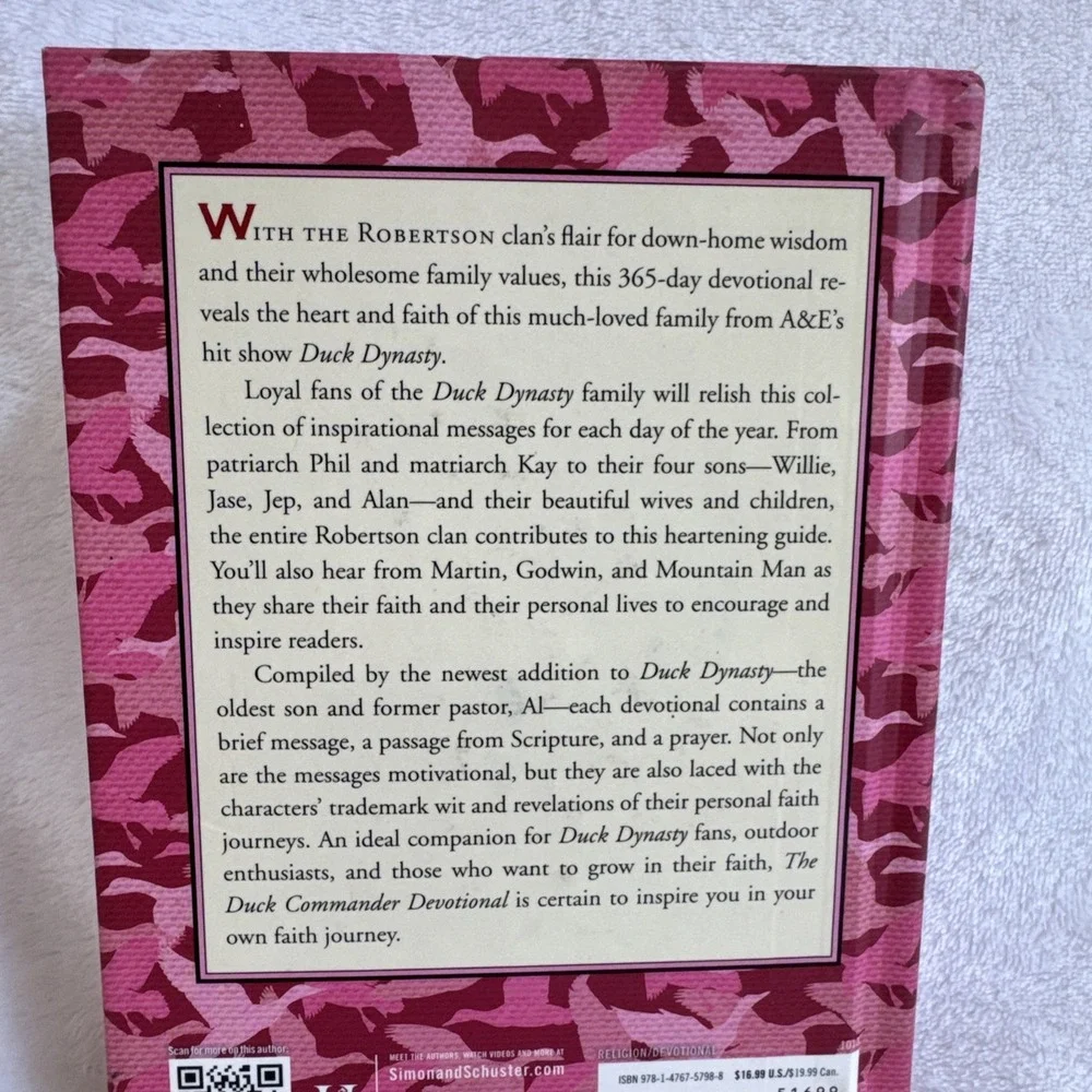 The Duck Commander Devotional Pink Camo A&E Book Faith Messages Robertson Family